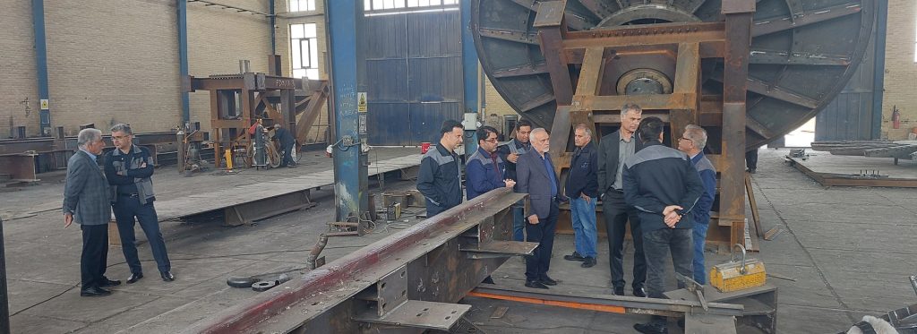 بازدید مدیرعامل و مدیران ارشد از کارگاه ساخت پیمانکار در شهرک صنعتی مبارکه با هدف تسریع روند اجرای پروژه 4